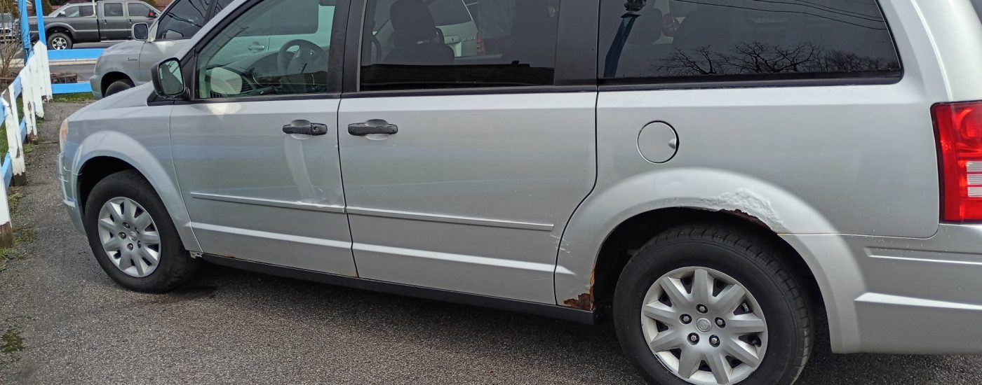 Silver 2008 Chrysler Town and Country side profile